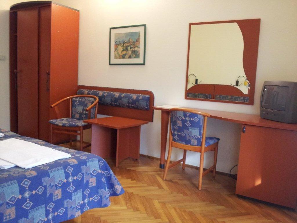 Fenyves Hotel Бекешчаба Номер фото