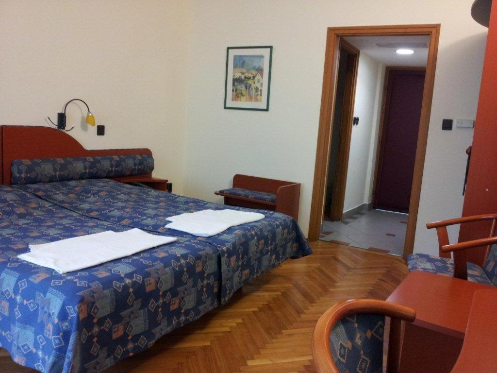 Fenyves Hotel Бекешчаба Номер фото