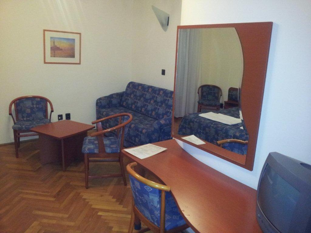 Fenyves Hotel Бекешчаба Екстер'єр фото